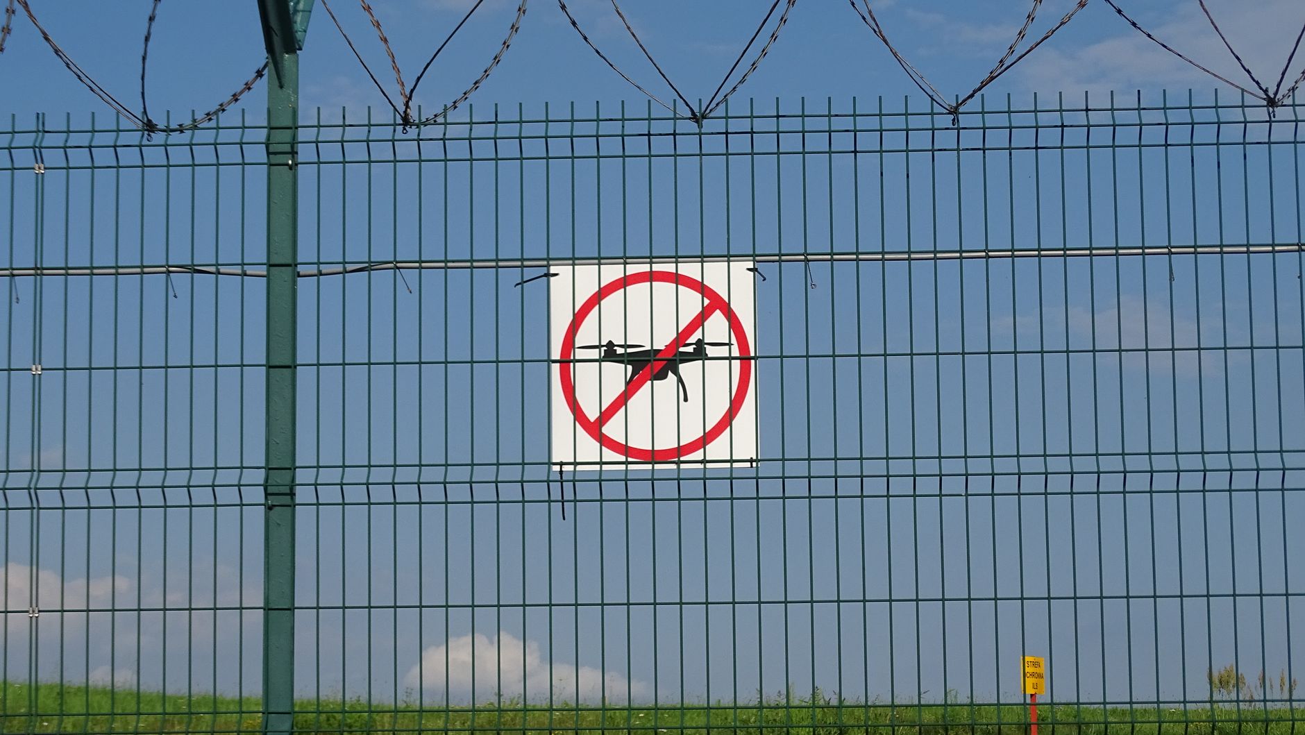 Koniec patostreamingu! Sejm zakazał brutalnymi treści. 419 posłów za, Konfederacja przeciw