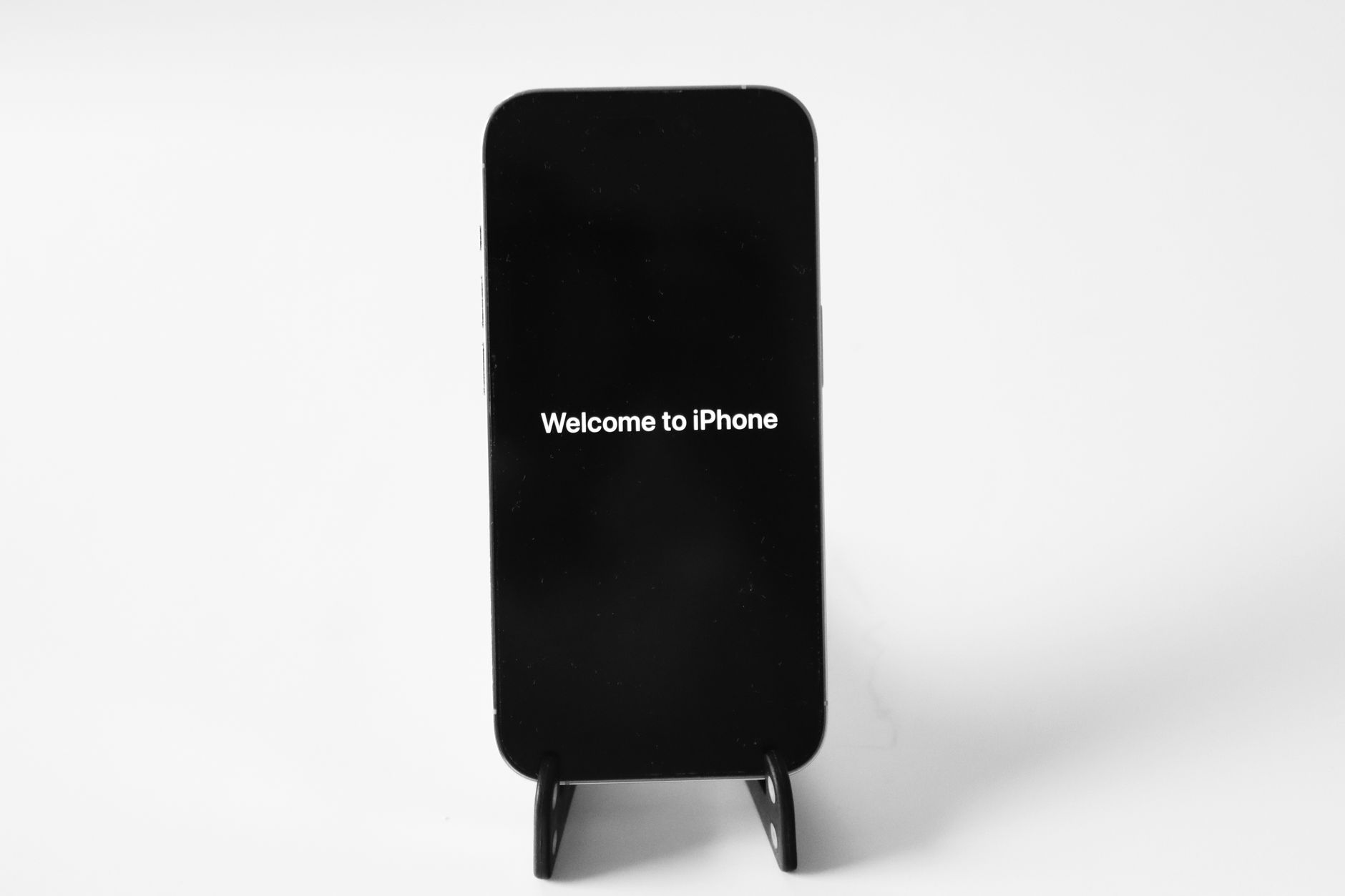 Apple rozsypał w Polsce! iPhone 18 Pro ju˝ w sklepach, ale polskich fanów czeka gorzka pigułka