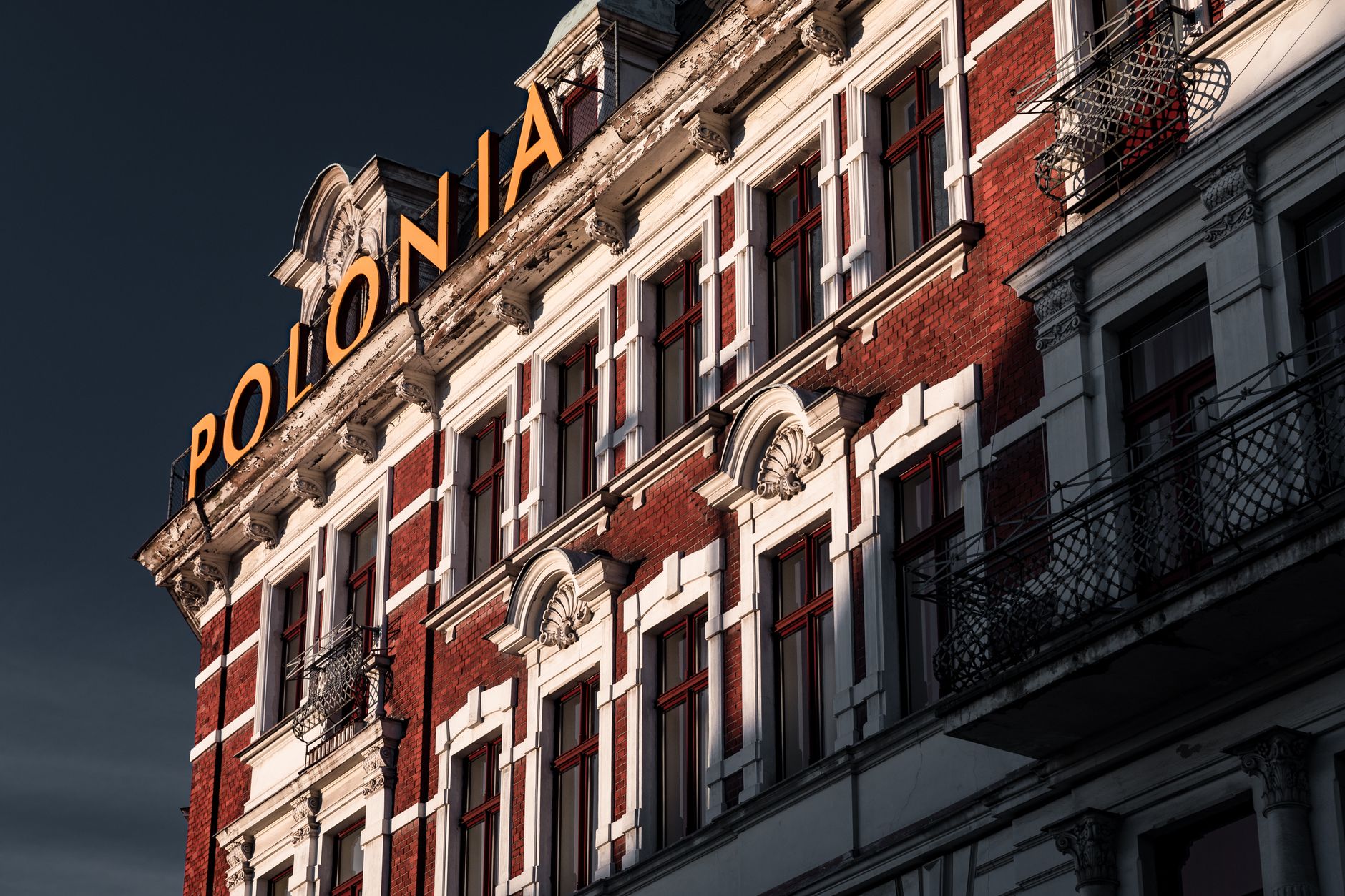 Turystyka zapłaci za miasta. Tusk zmienia zasady opłaty od hotelowiczów