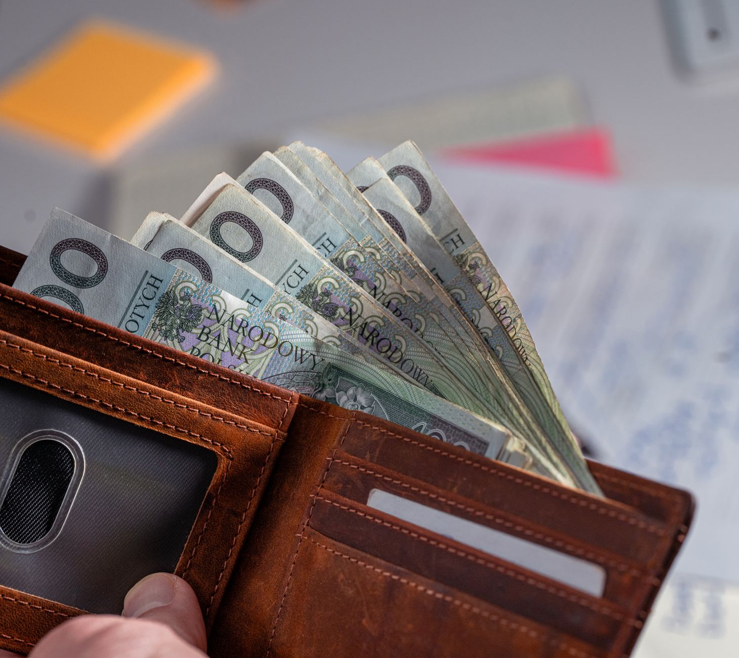 Polacy coraz pesymistyczni! Gospodarka maleje, przedsiębiorcy zaciskają pasa