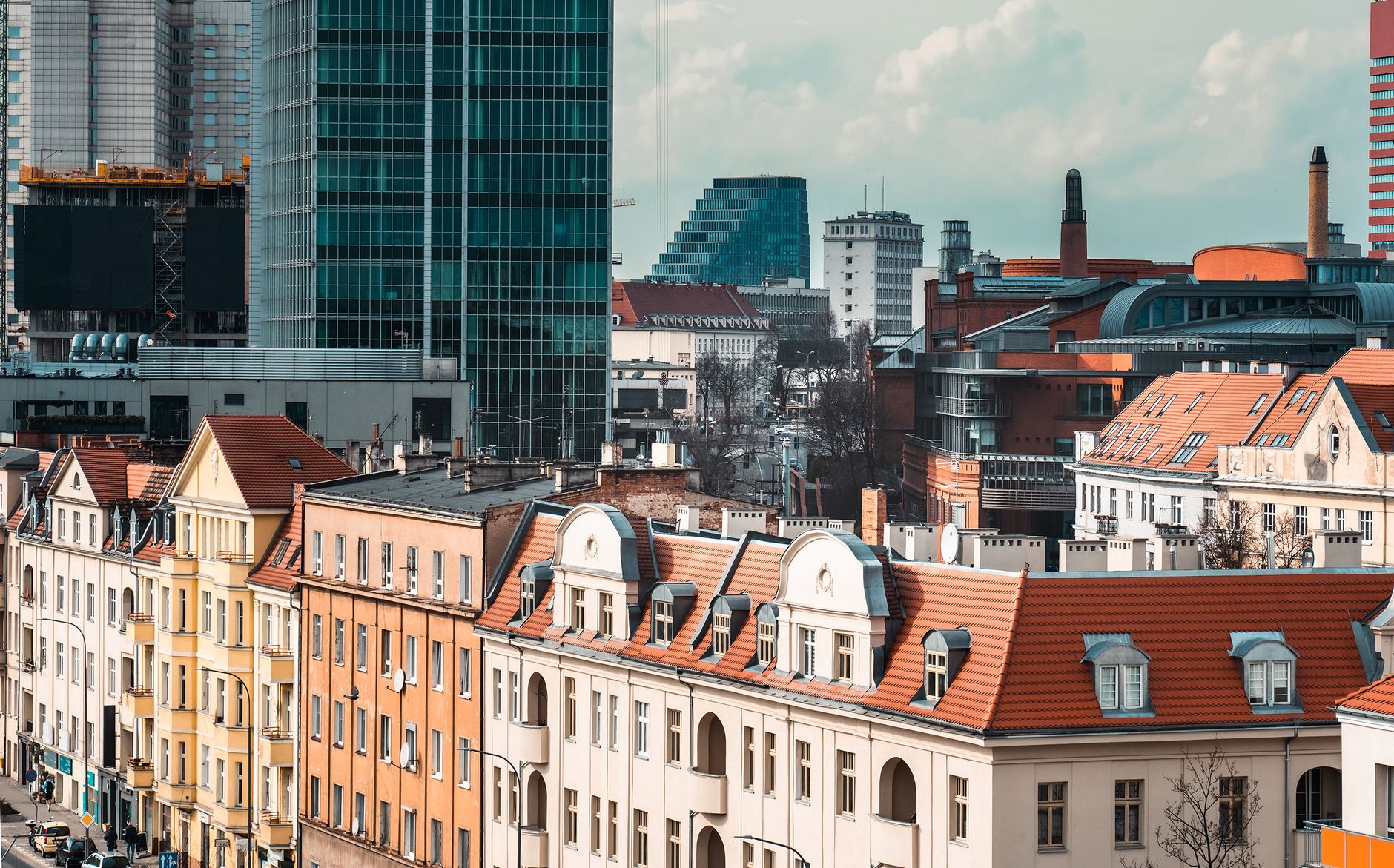 Mieszkania w Polsce drożeją, ale wolniej. Gdzie wciąż można znaleźć okazje?