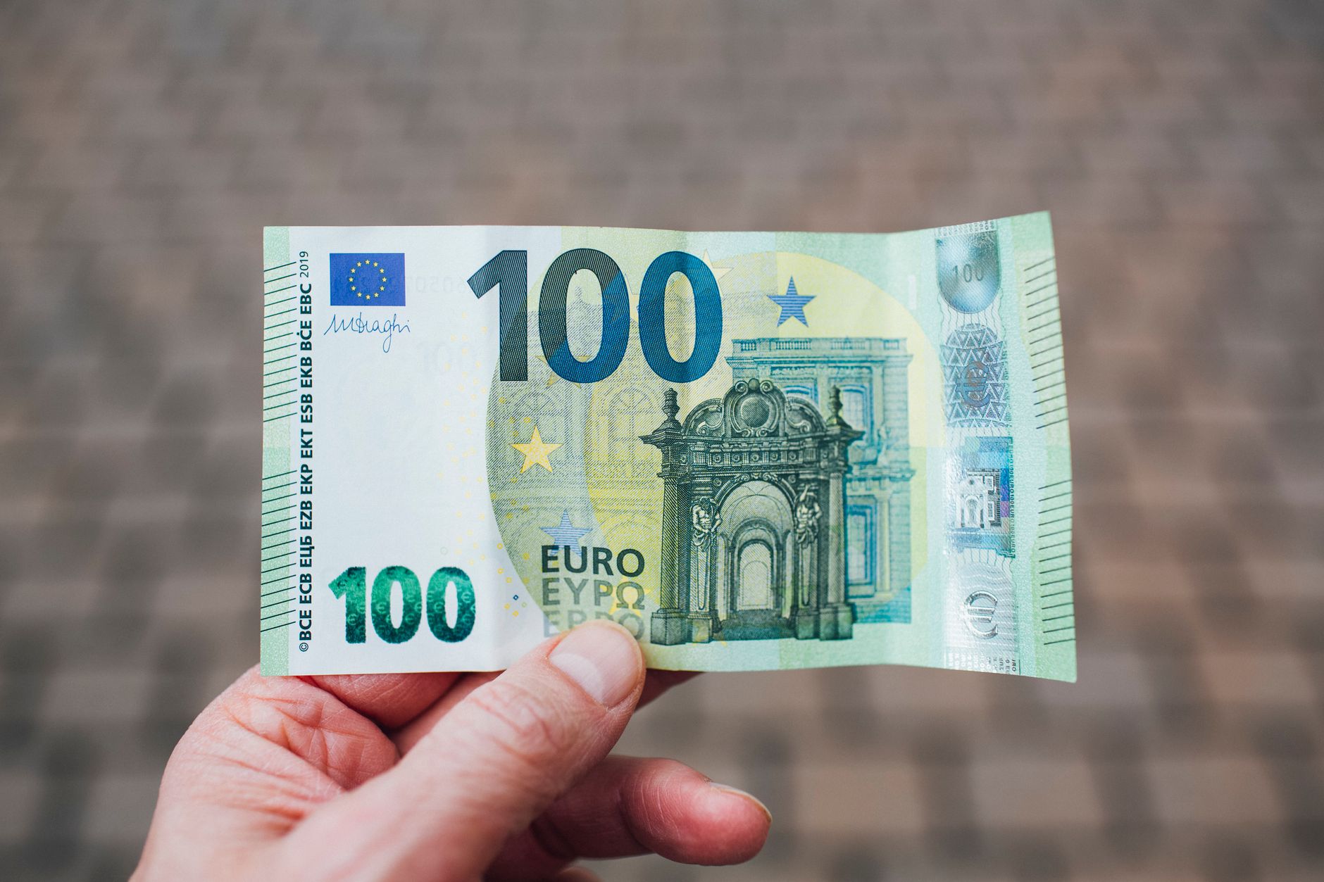 Maria Skłodowska-Curie na banknocie euro! Polska noblistka walczy o miejsce w portfelach Europejczyków