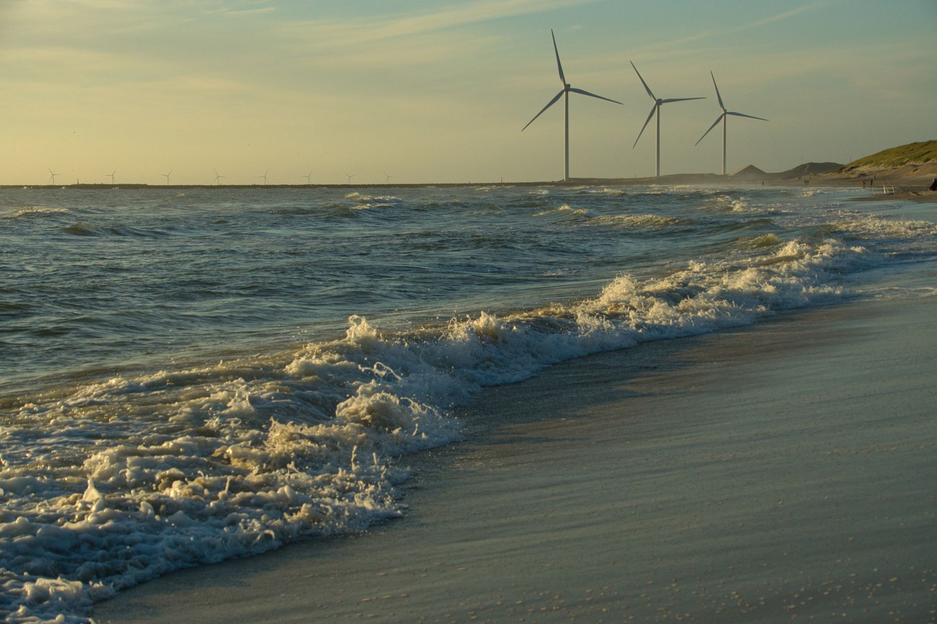 Polska ma prąd z morza! Baltic Power pęka do sieci, mamy revolucję energetyczną